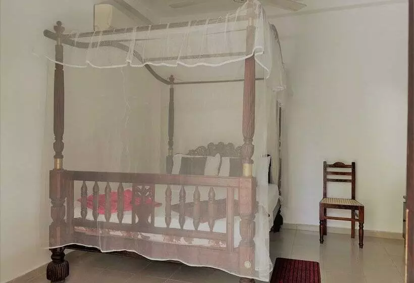 پانسیون La Villa Guest House