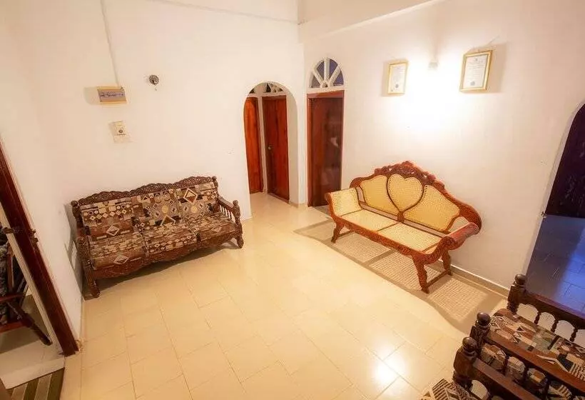 پانسیون La Villa Guest House