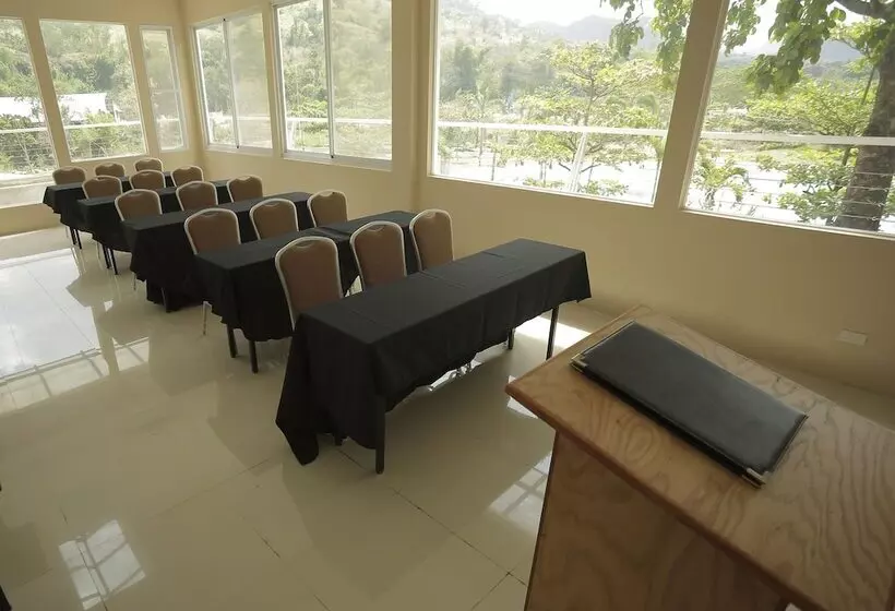 استراحتگاه Green Canyon Leisure Farms