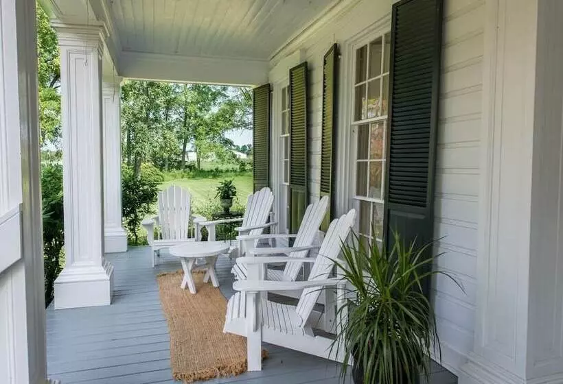 The Neighbour House B&b