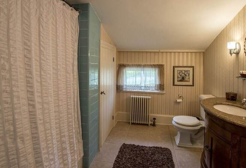 The Neighbour House B&b