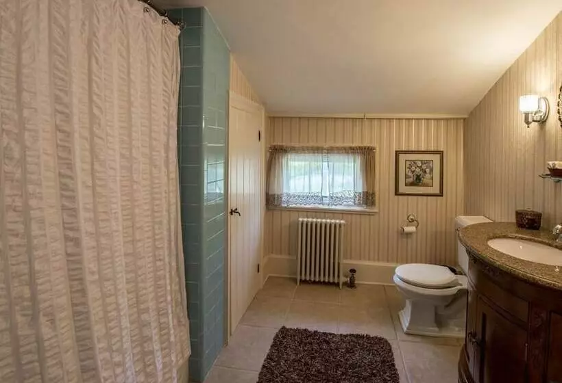 The Neighbour House B&b