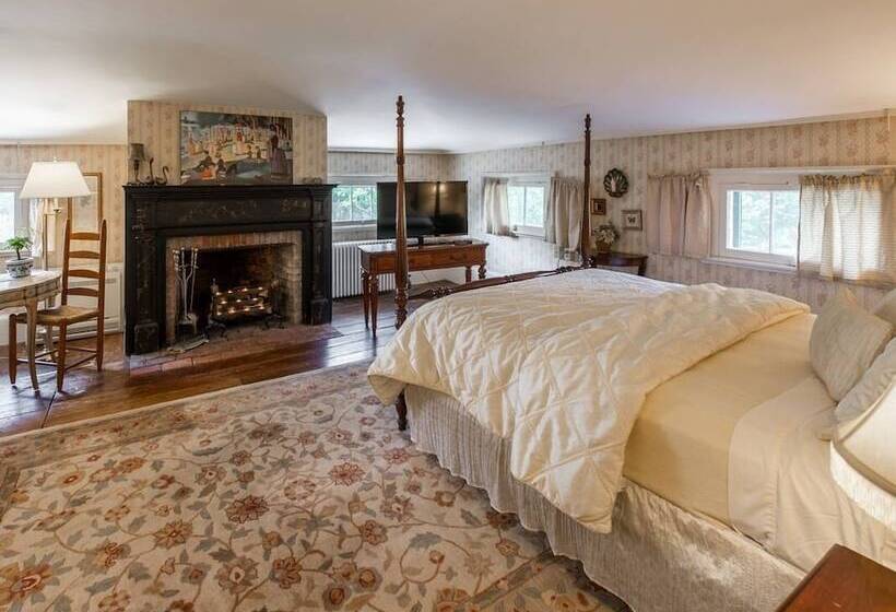 The Neighbour House B&b