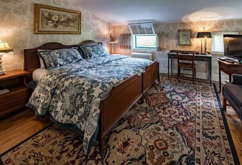 The Neighbour House B&b