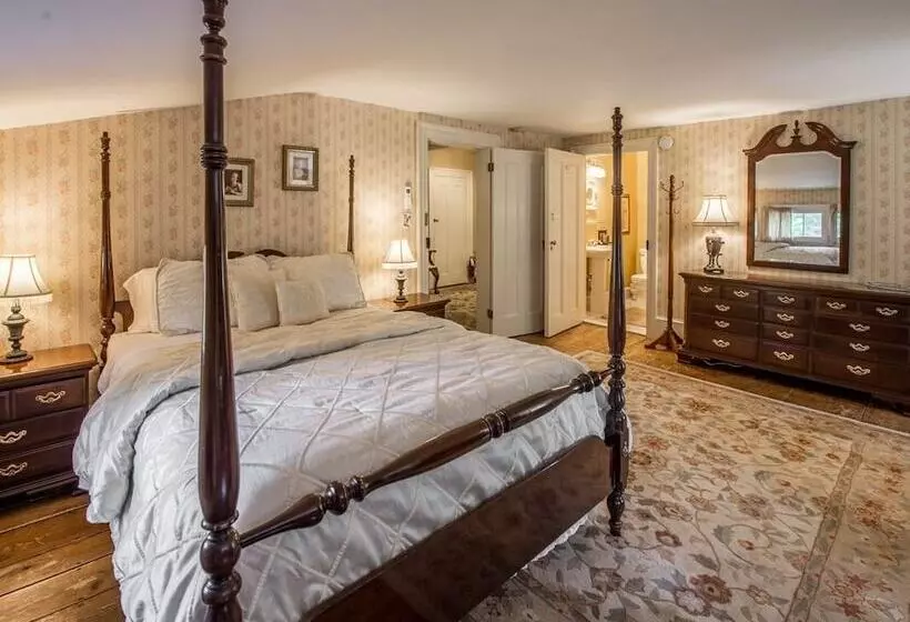 The Neighbour House B&b