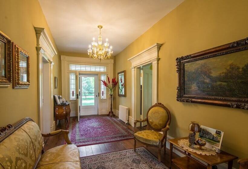 The Neighbour House B&b