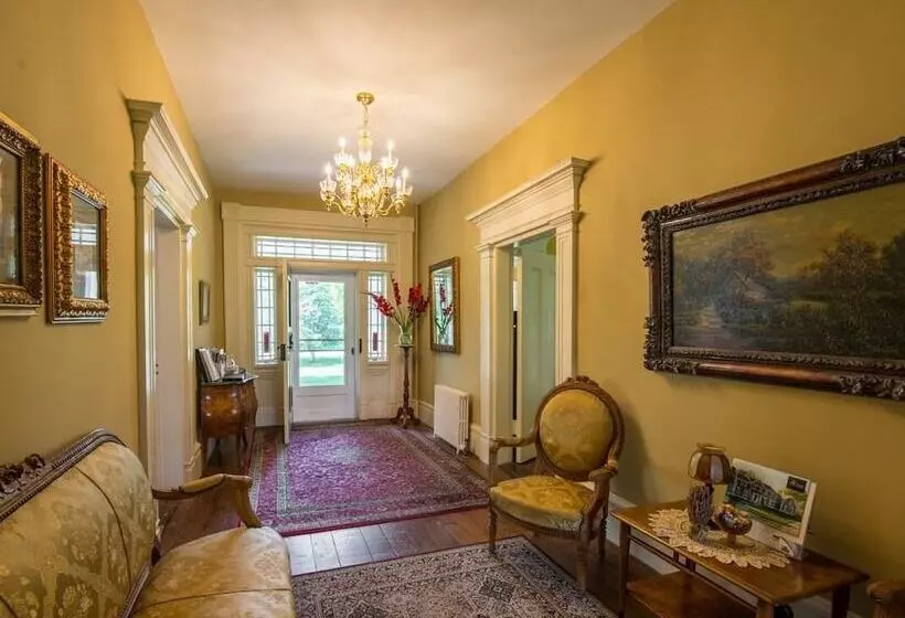 The Neighbour House B&b