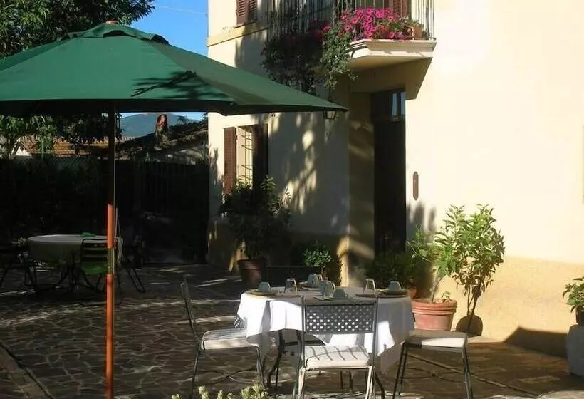 Aamiaismajoitus (B&B) Villa Mustafà