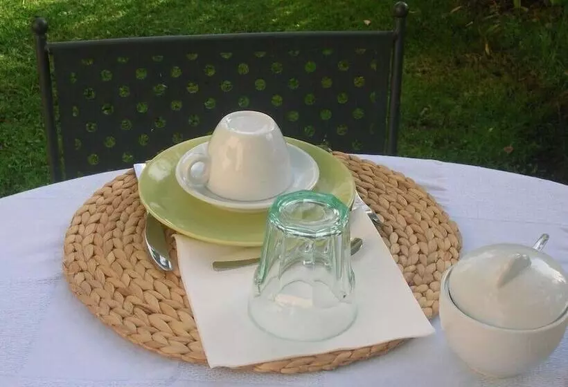 Aamiaismajoitus (B&B) Villa Mustafà