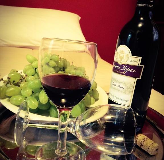 Confiance Hotel E Lazer