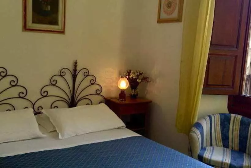 Hostel Veronique