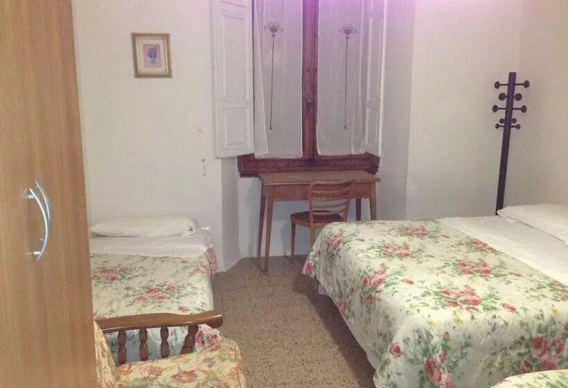 Hostel Veronique