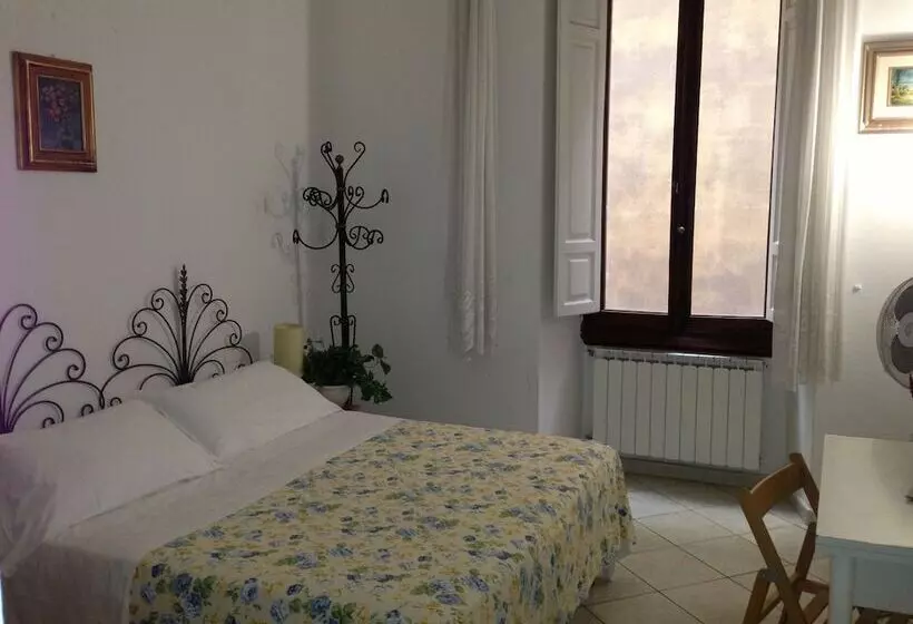 Hostel Veronique