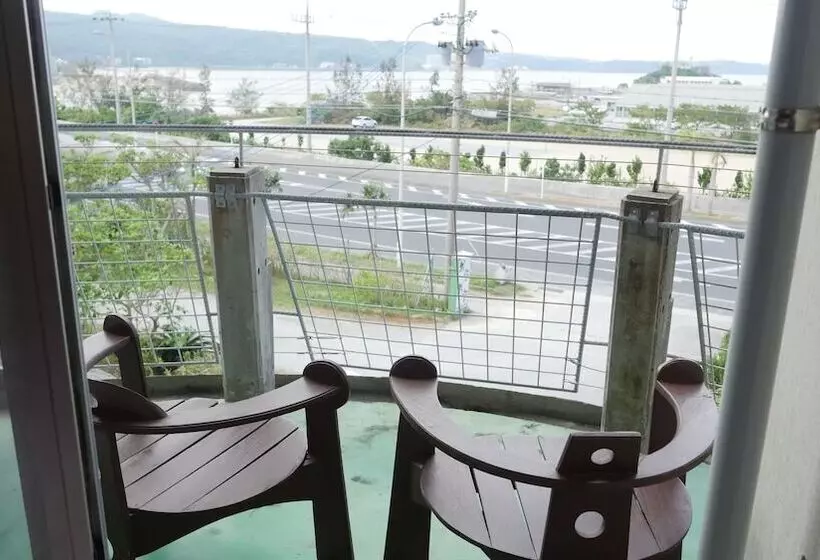 ホテル Buzz Resort