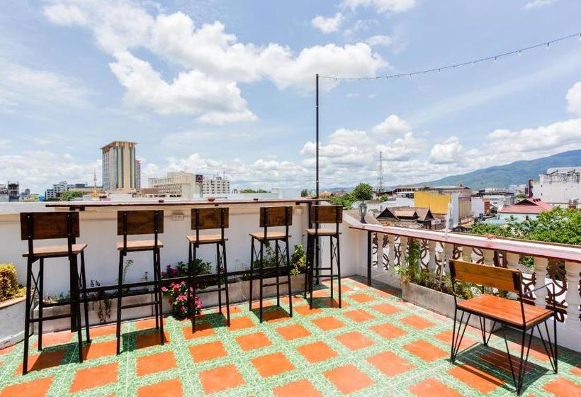 هتل De Nawarat Chiang Mai Boutique Apartment