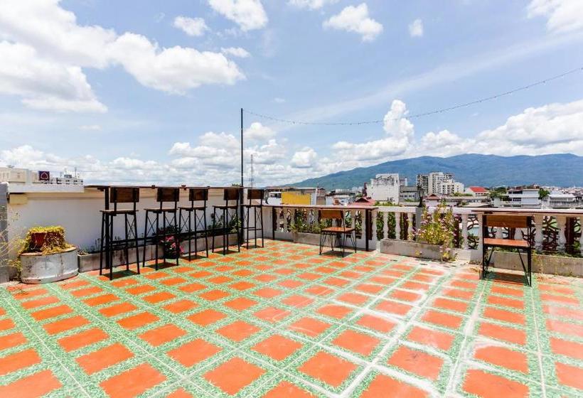 هتل De Nawarat Chiang Mai Boutique Apartment