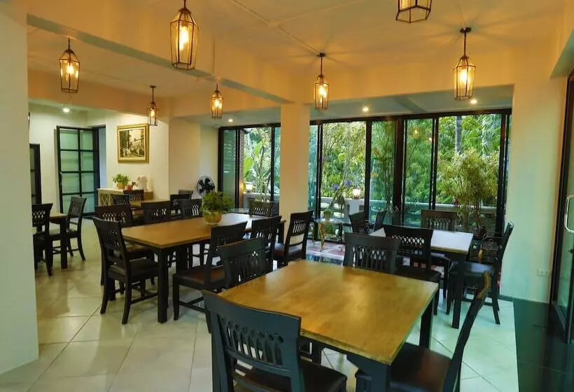 هتل De Ville Nakhon