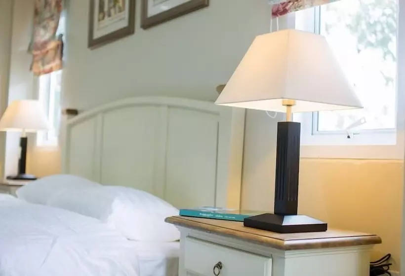 هتل De Ville Nakhon