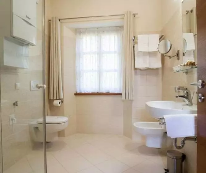 هتل And Guest House Triglav Dobrna