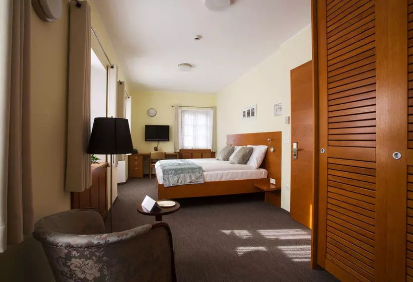 هتل And Guest House Triglav Dobrna