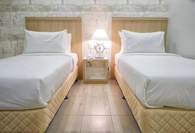 Lighthouse Hotel & Shortstay