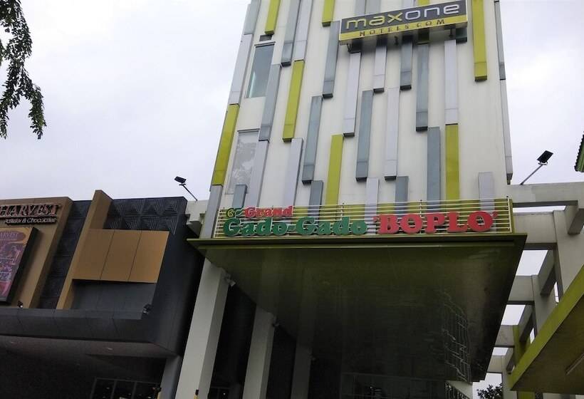 Maxonehotels.com At Kramat