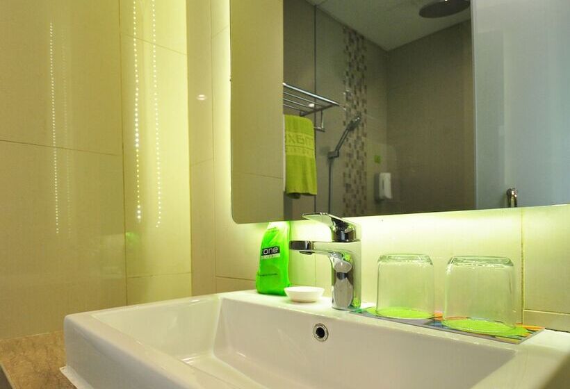 Maxonehotels.com At Kramat