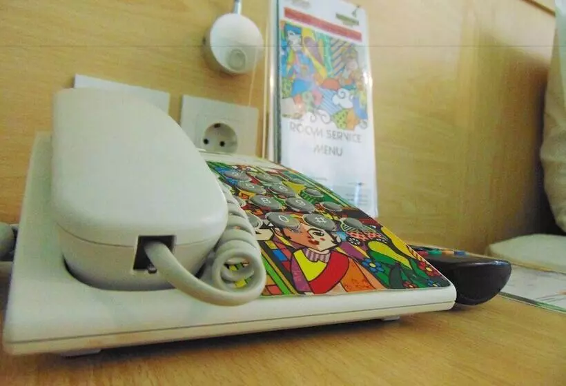 Maxonehotels.com At Kramat