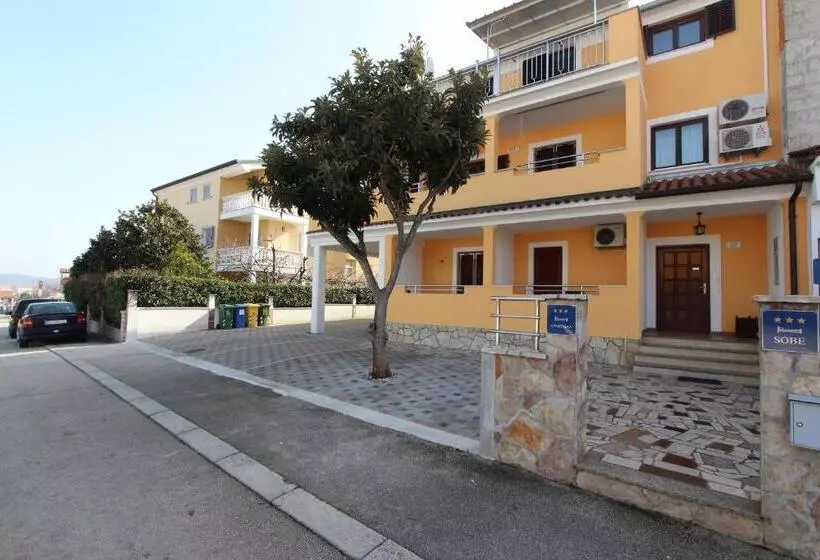 Отель Rooms And Apartment Matosevic