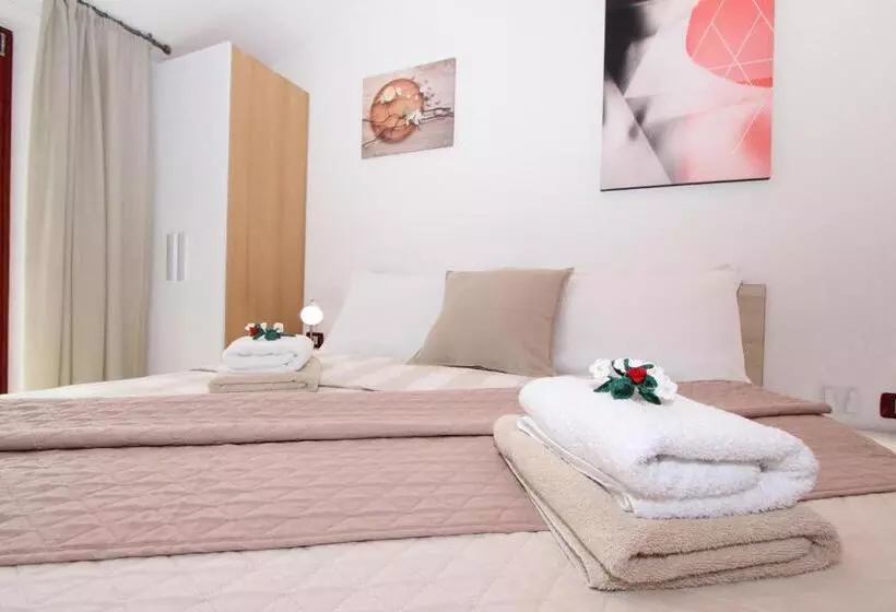 Отель Rooms And Apartment Matosevic