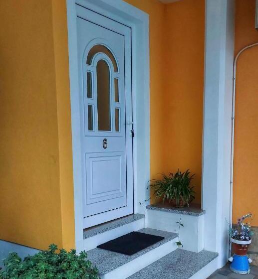 ホテル Rooms And Apartment Matosevic