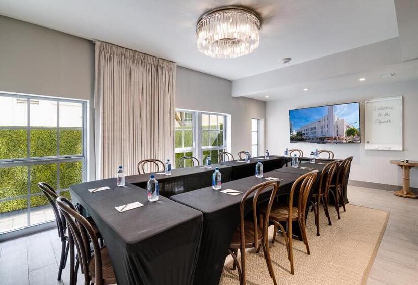 בית מלון כפרי The Plymouth South Beach