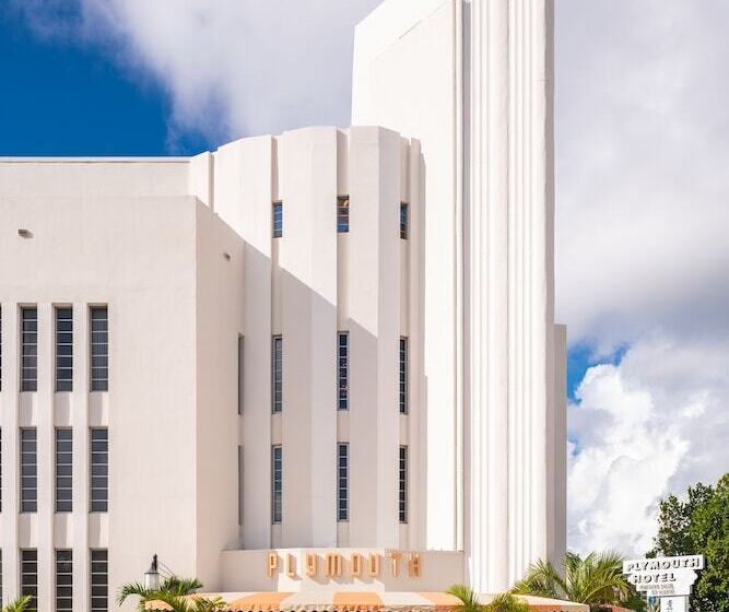 בית מלון כפרי The Plymouth South Beach