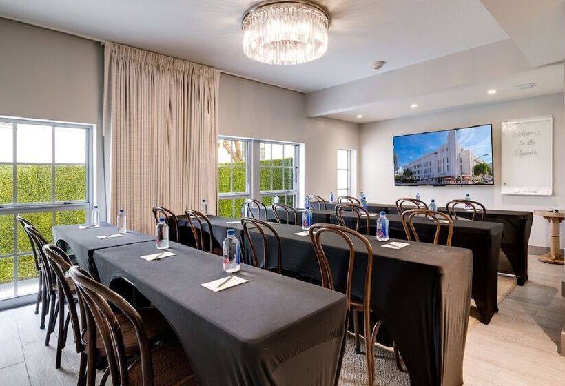 בית מלון כפרי The Plymouth South Beach