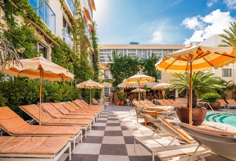 בית מלון כפרי The Plymouth South Beach