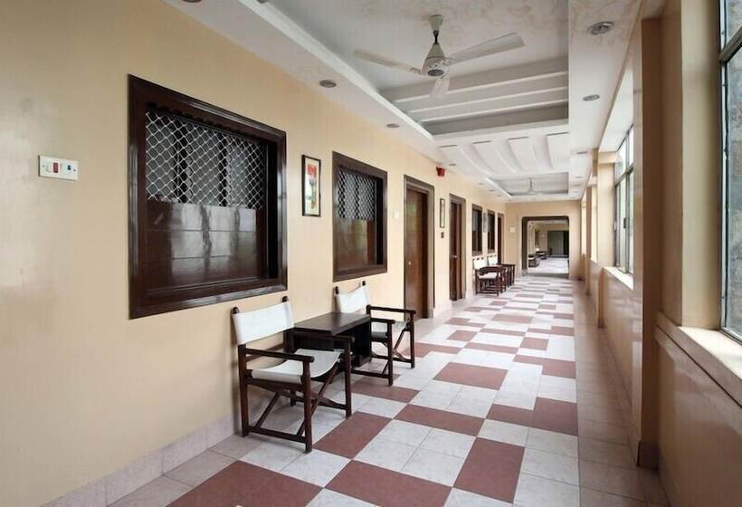 בית מלון כפרי Tourist