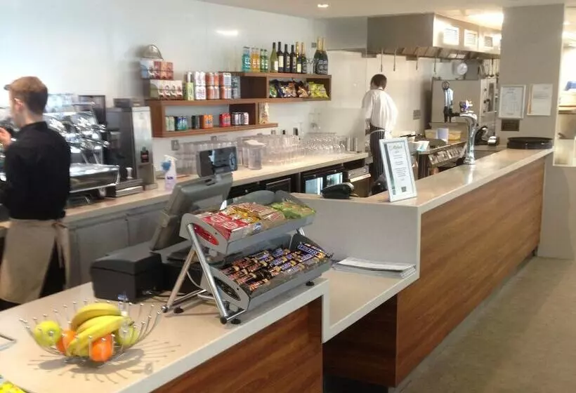 Hotelli Willow Court   Hostel