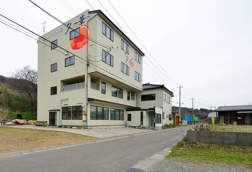 Отель Yasuragi No Yado Yuhana