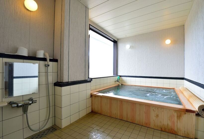 Отель Yasuragi No Yado Yuhana