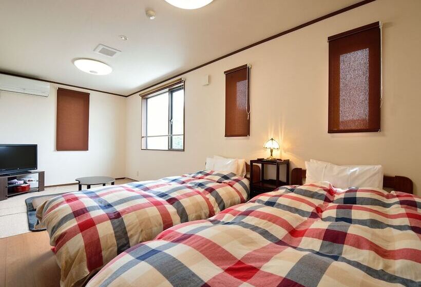 Отель Yasuragi No Yado Yuhana