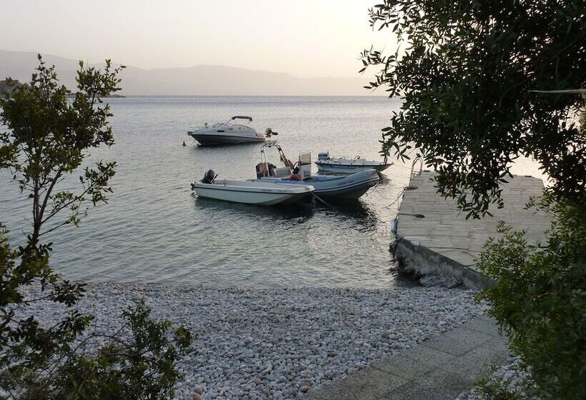 Saronikos Residences