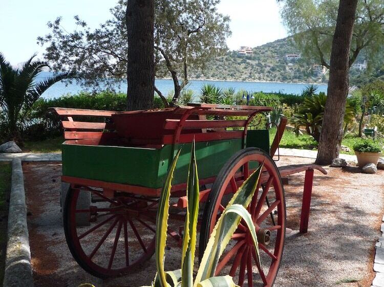 Saronikos Residences