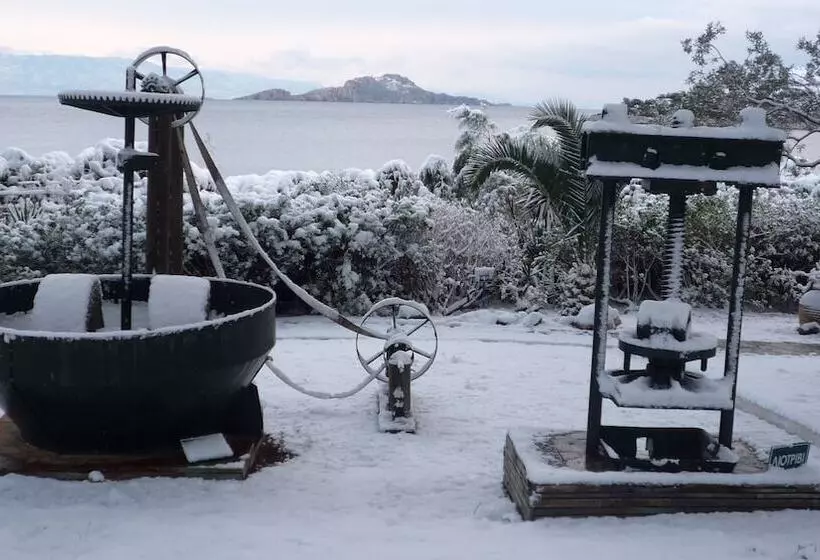 Saronikos Residences