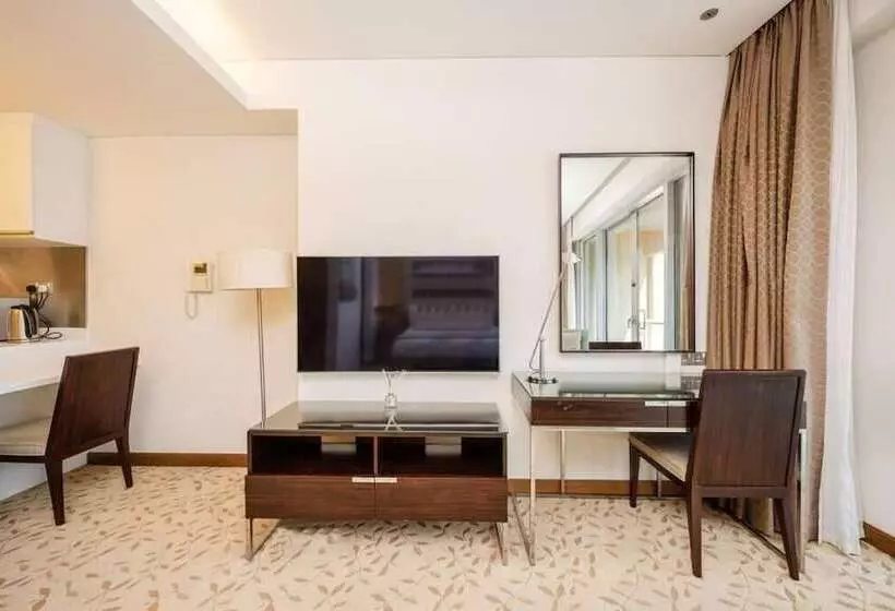 Residenssi Emaar Fashion Avenue – Formerly Address Dubai Mall Four Apple