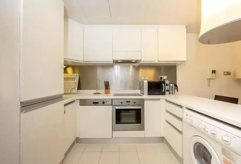 Residenssi Emaar Fashion Avenue – Formerly Address Dubai Mall Four Apple