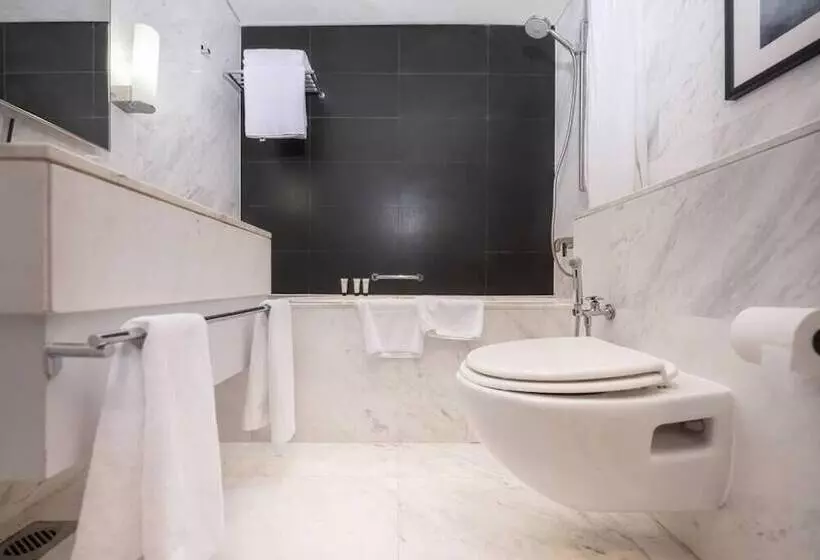 Residenssi Emaar Fashion Avenue – Formerly Address Dubai Mall Four Apple