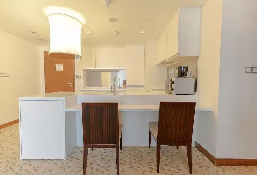 Residenssi Emaar Fashion Avenue – Formerly Address Dubai Mall Four Apple