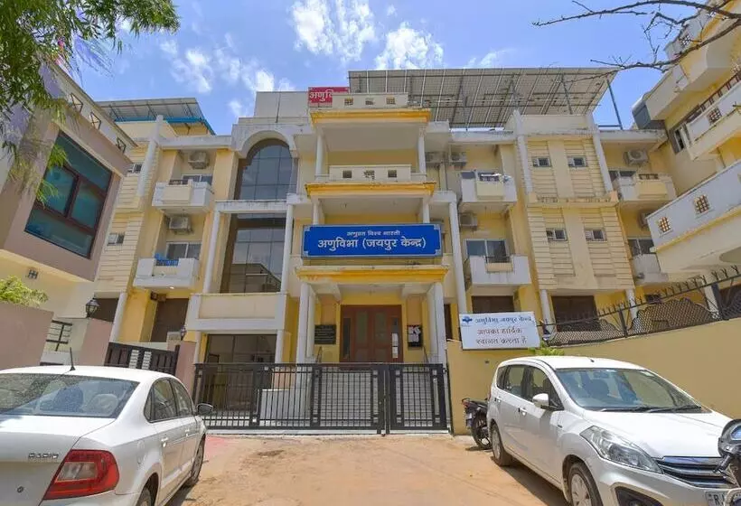 هتل Anuvarat Vishwa Bharti Society