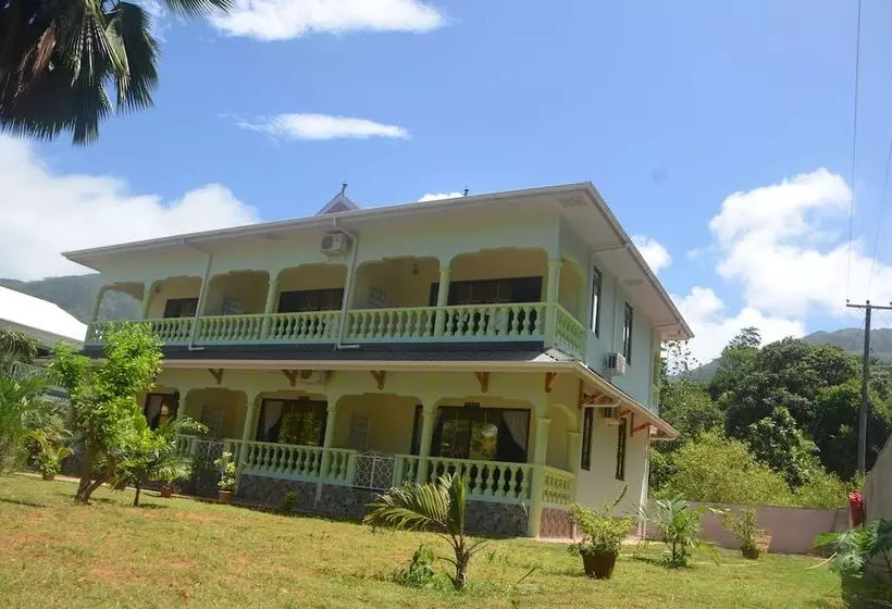 هتل Green Palm Self Catering Apartments And Chalets