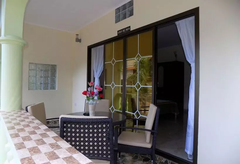 هتل Green Palm Self Catering Apartments And Chalets